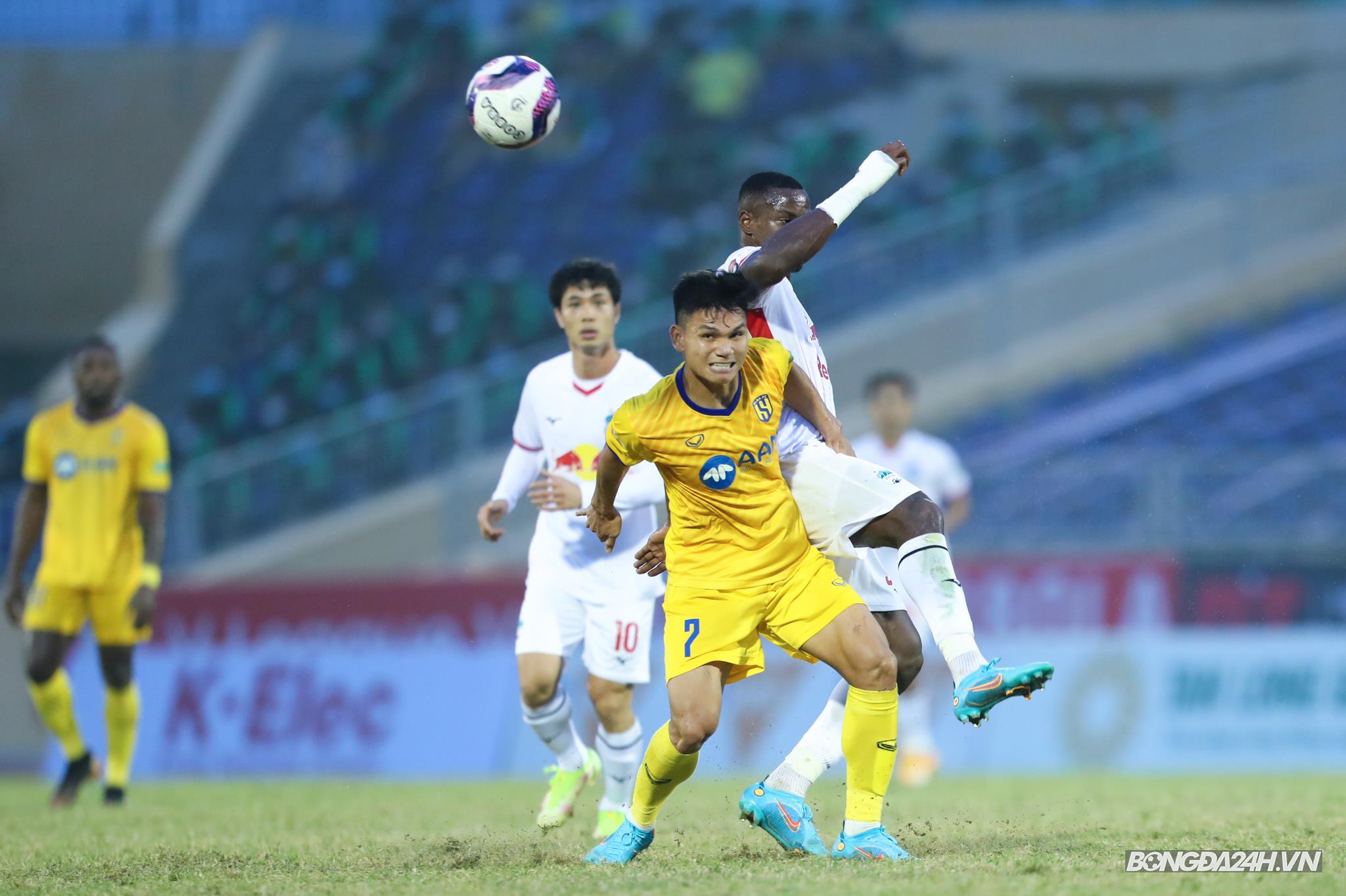 Xuân Mạnh Washington Brandao SLNA vs HAGL