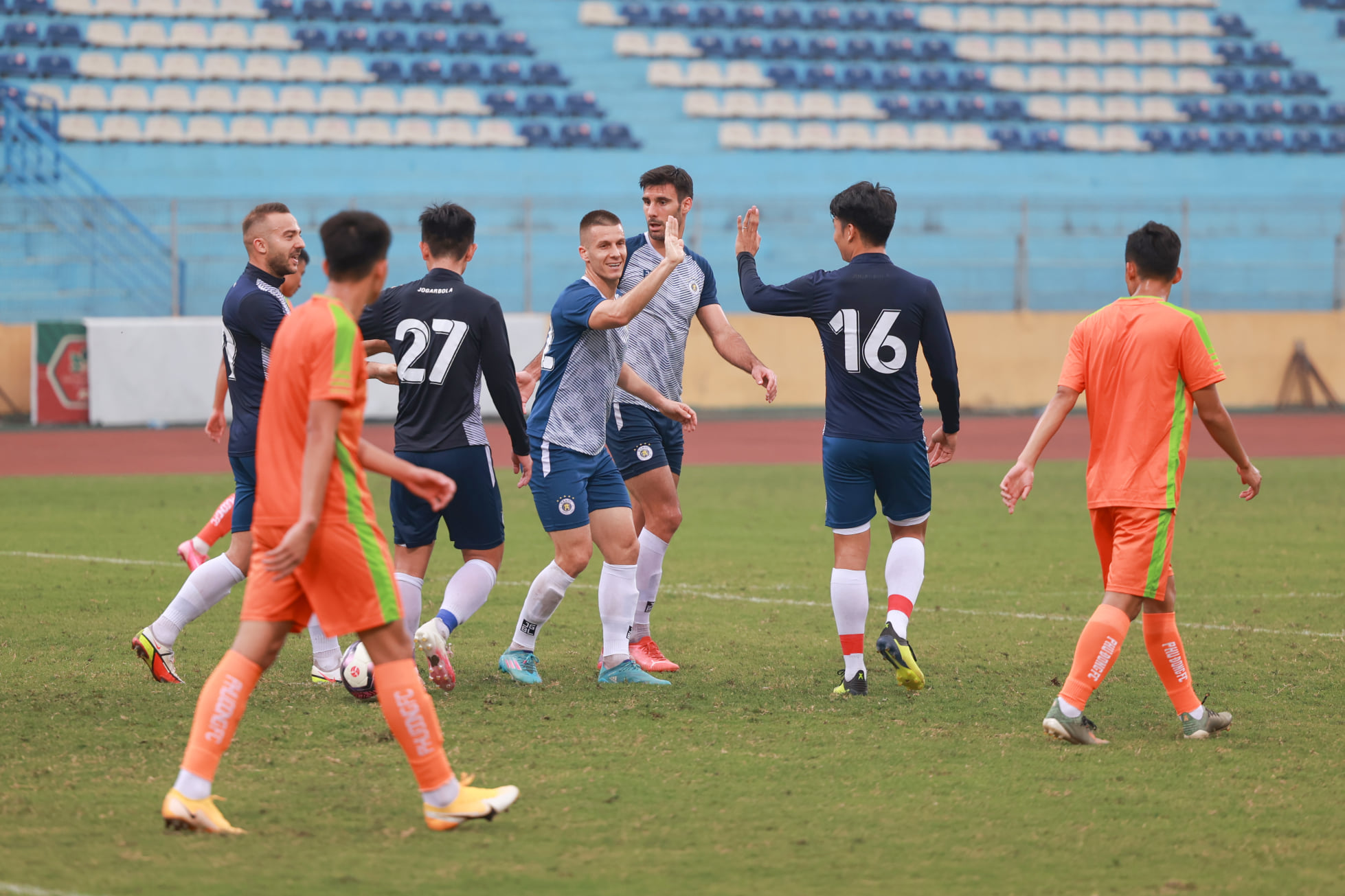 CLB Hà Nội vùi giập quân xanh trước màn thư hùng với Viettel hình ảnh