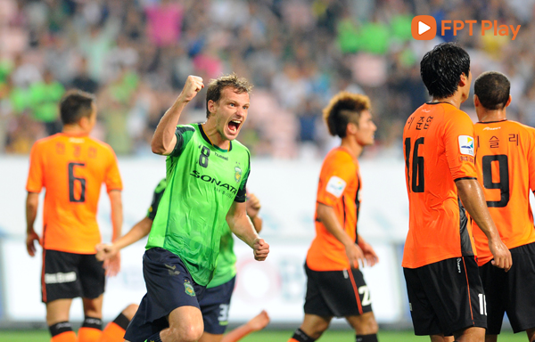 Alex Wilkinson đã từng đạt được thành công với 2 lần vô địch Hàn Quốc khi khoác áo Jeonbuk