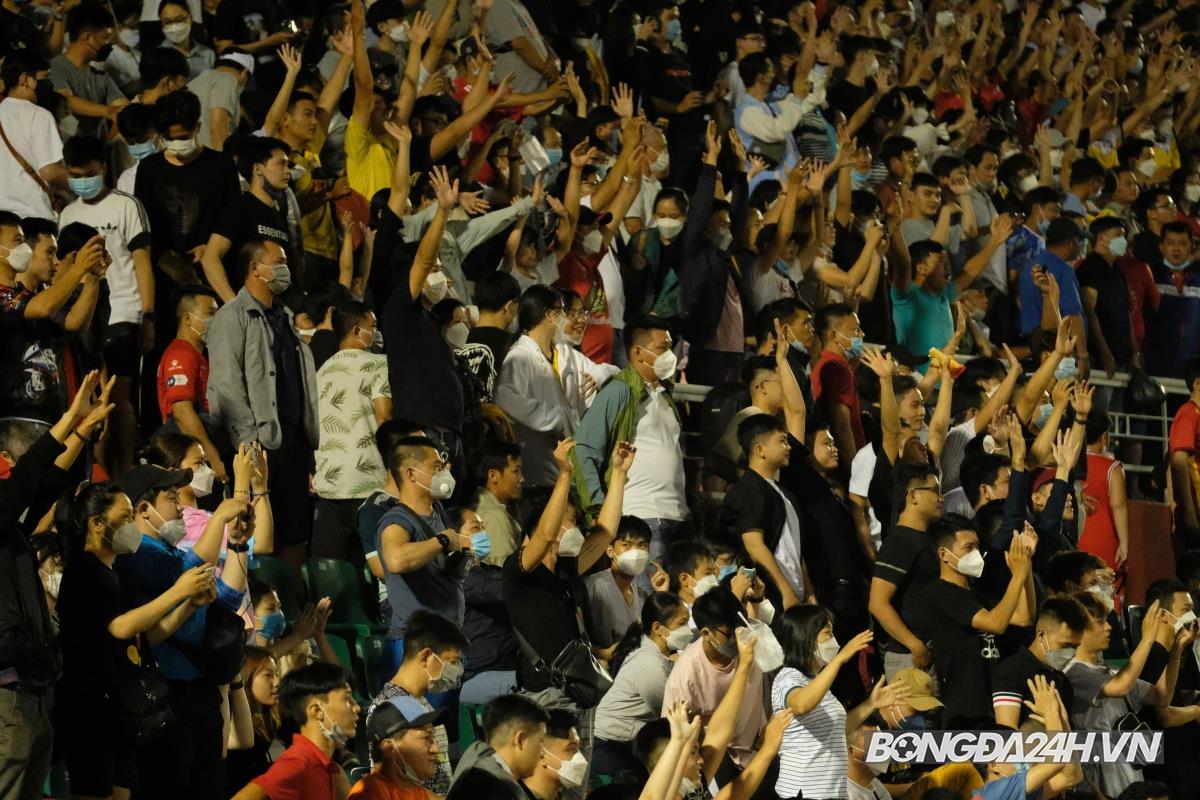 Cầu thủ HAGL tri ân khán giả Thống Nhất vs Yokohama 16/4