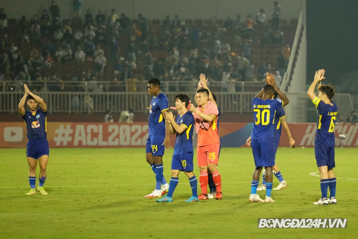 Cầu thủ HAGL tri ân khán giả Thống Nhất vs Yokohama 16/4