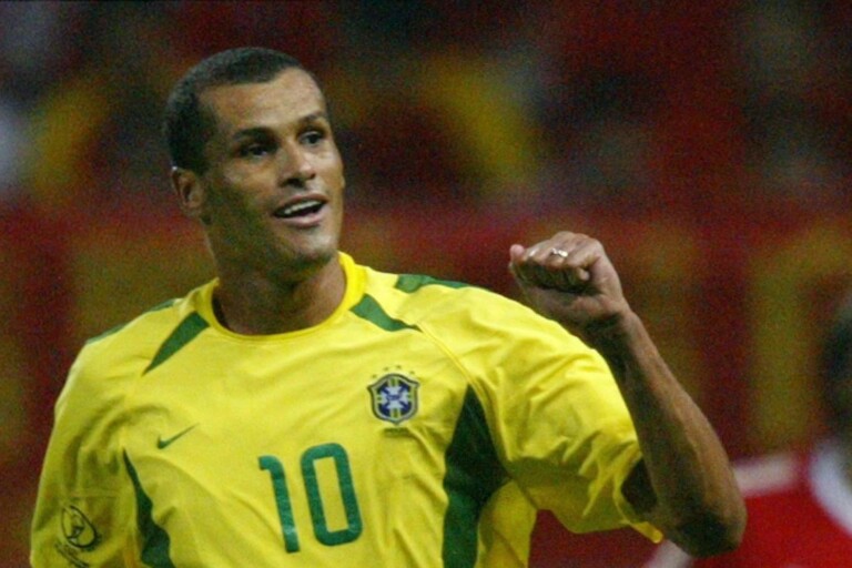 Rivaldo: Từ đứa trẻ bất hạnh đến người hùng vô thừa nhận Rivaldo: Từ đứa trẻ bất hạnh đến người hùng vô thừa nhận