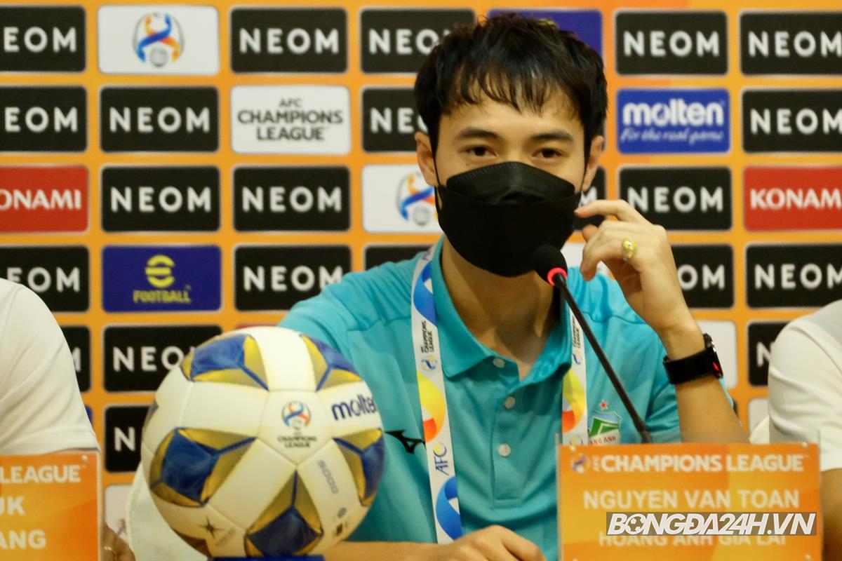 Văn Toàn nói gì khi nhận lời khen từ HLV Jeonbuk hình ảnh