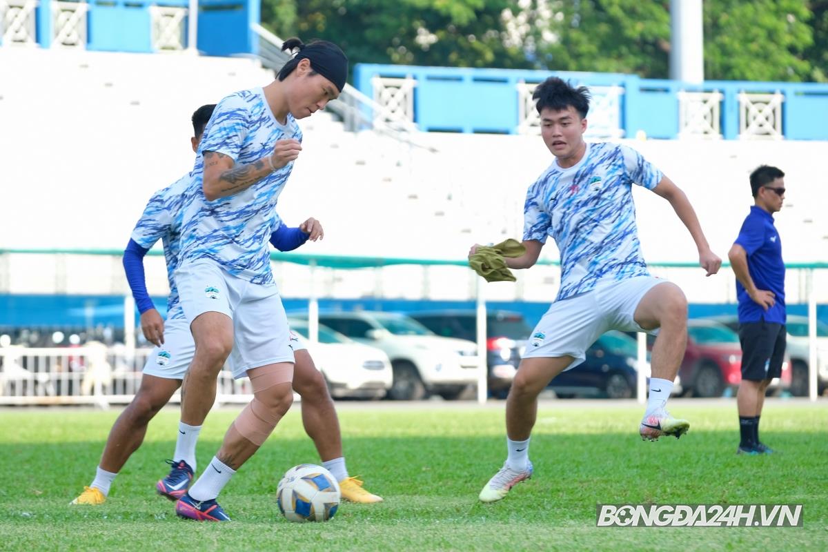 Kim Dong Su trở lại luyện tập chiều 21/4