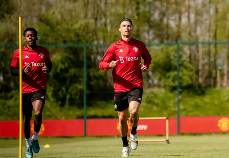 Cristiano Ronaldo trở lại tập luyện bình thường