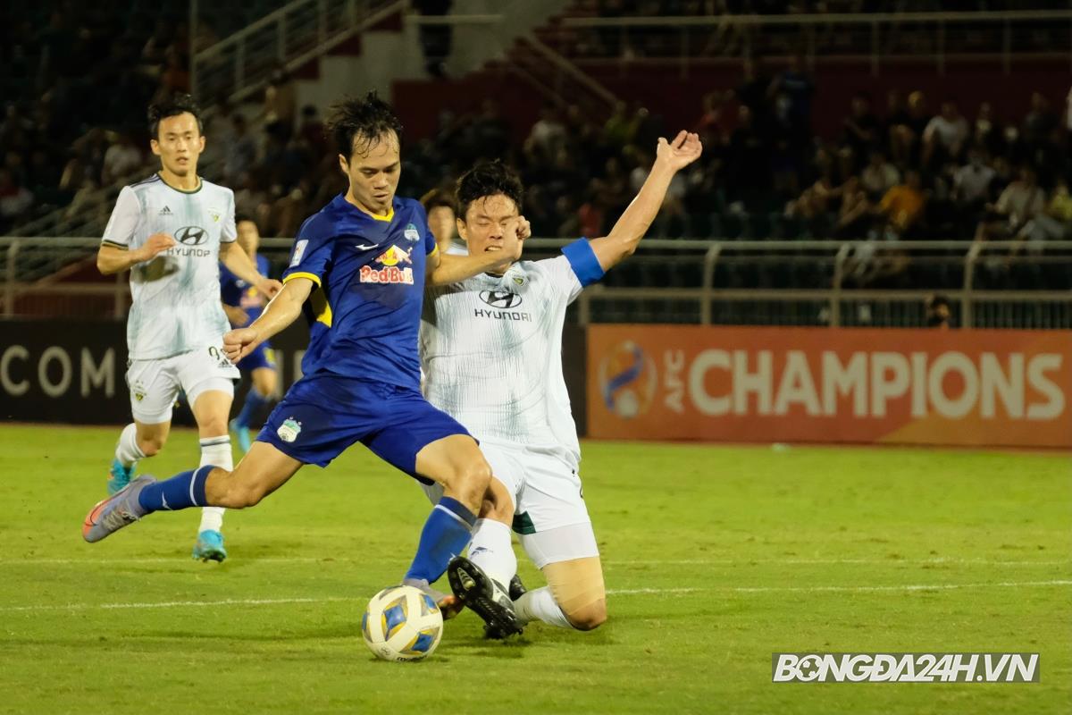 Văn Toàn HAGL vs Jeonbuk 1-1 25/4 Văn Toàn HAGL vs Jeonbuk 1-1 25/4