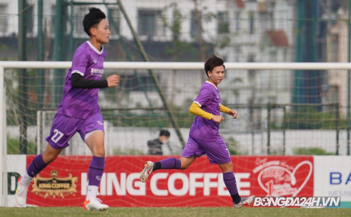 Tuyết Dung ĐT nữ Việt Nam tập chiến thuật ngày 5/4 Tuyết Dung ĐT nữ Việt Nam tập chiến thuật ngày 5/4