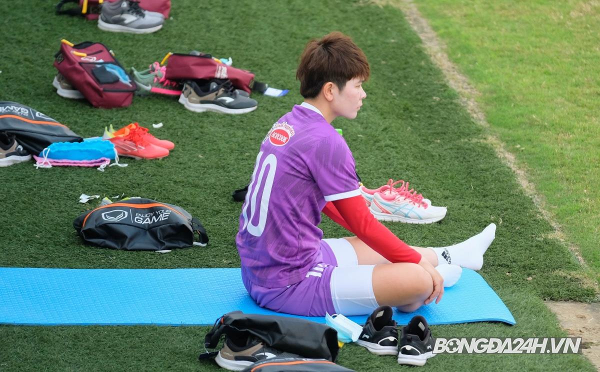 Tuyết Ngân đứt dây chằng đầu gối ĐT nữ Việt Nam tập chiến thuật ngày 5/4 Tuyết Ngân đứt dây chằng đầu gối ĐT nữ Việt Nam tập chiến thuật ngày 5/4