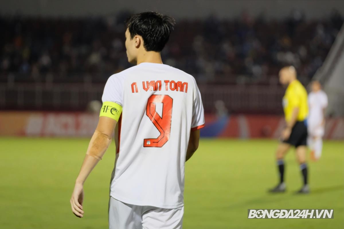 Văn Toàn vs Sydney 1/5