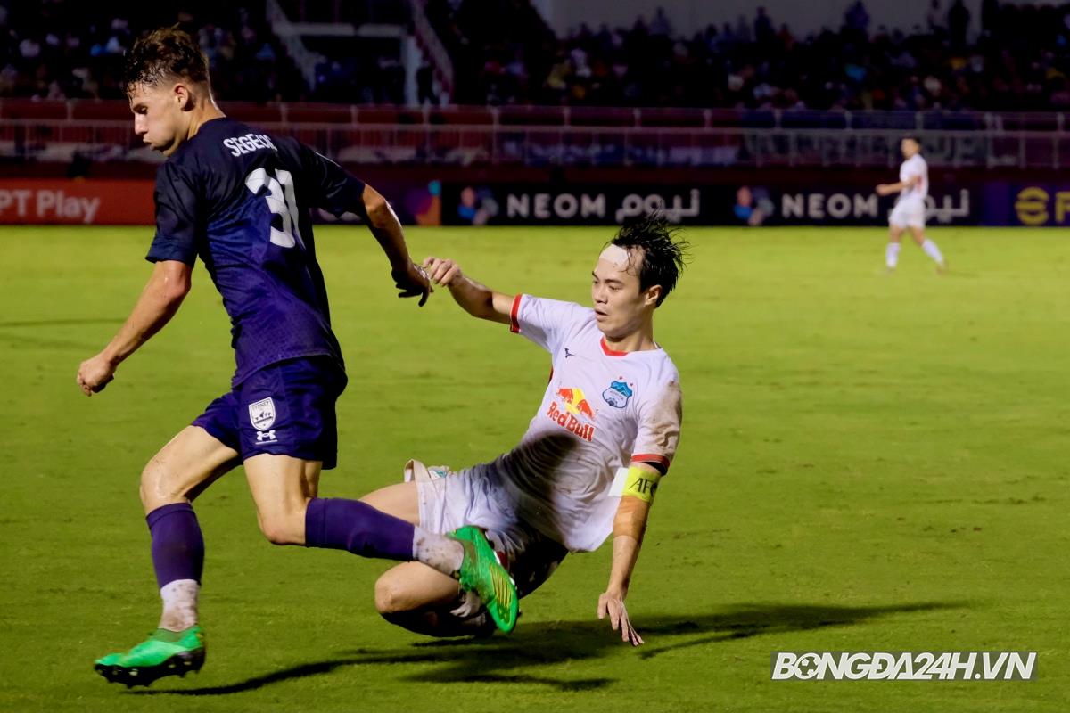 Văn Toàn vs Sydney 1/5