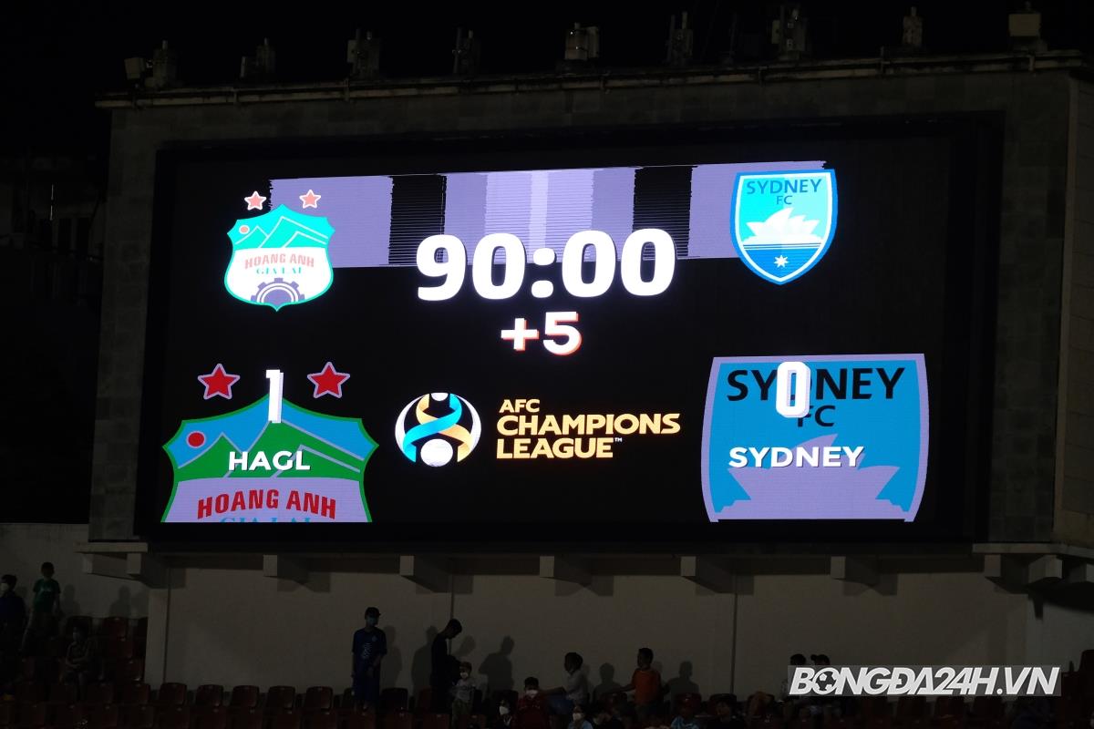 HAGL tri ân khán giả vs Sydney 11/5