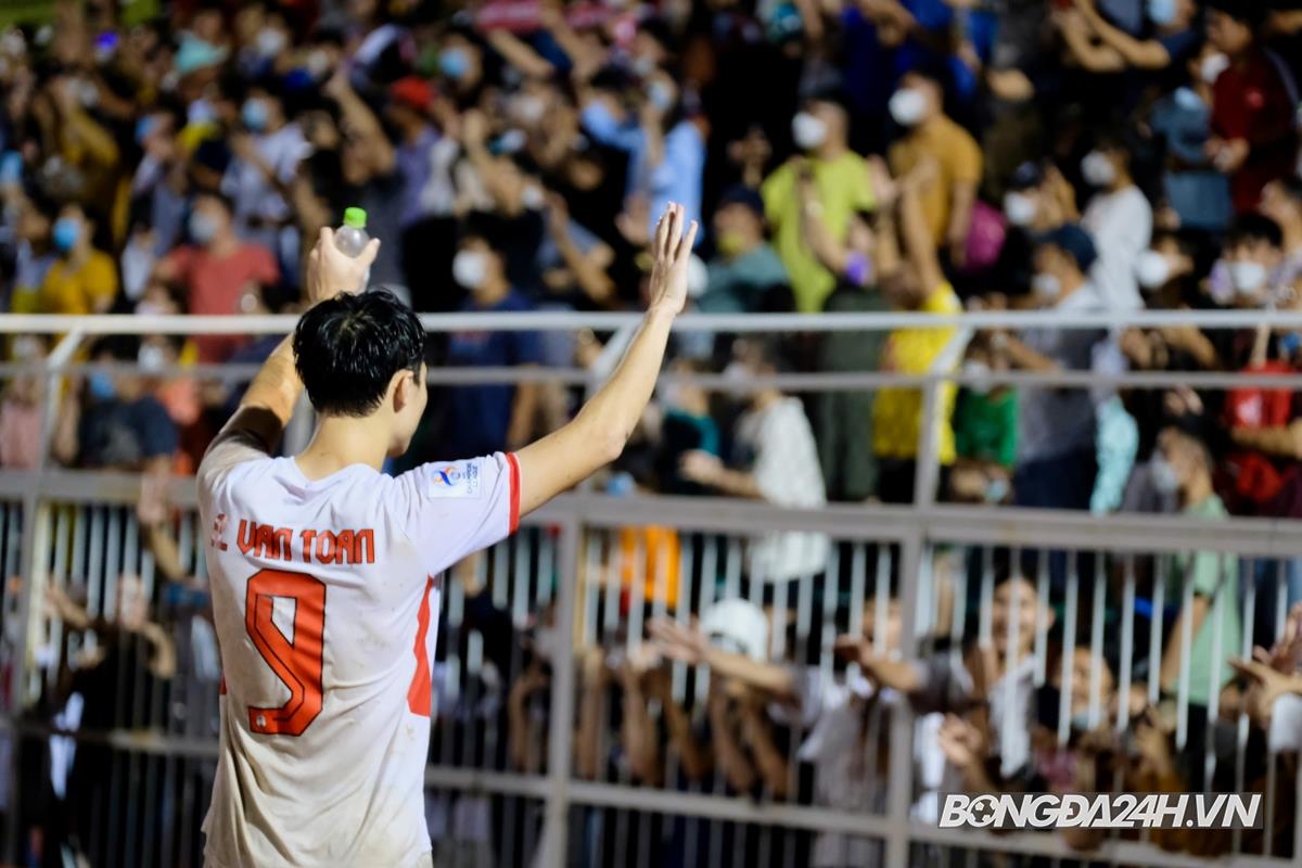 Văn Toàn vs Sydney 11/5