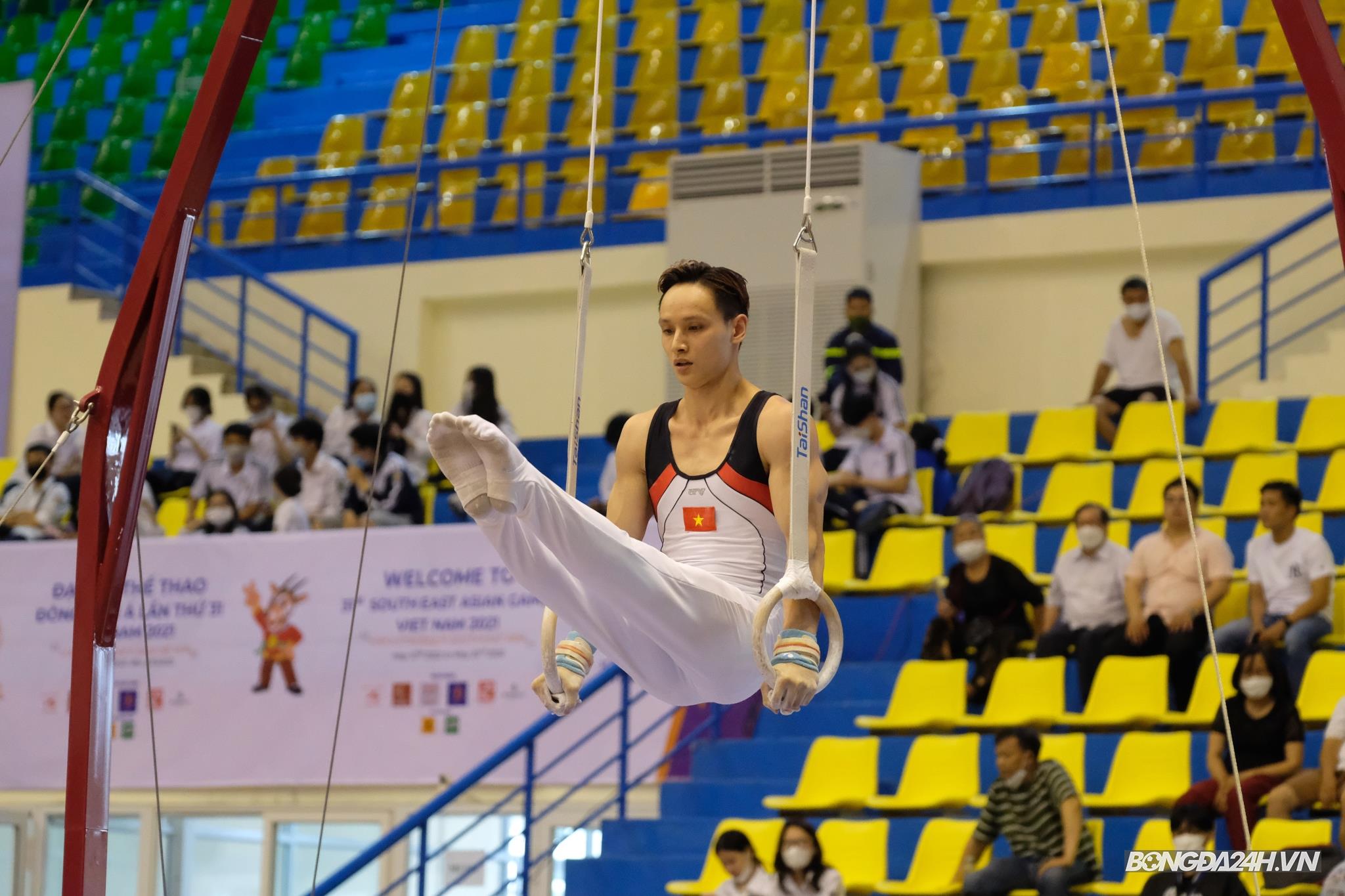 Thể dục dụng cụ Việt Nam giành vàng nội dung đồng đội 13/5