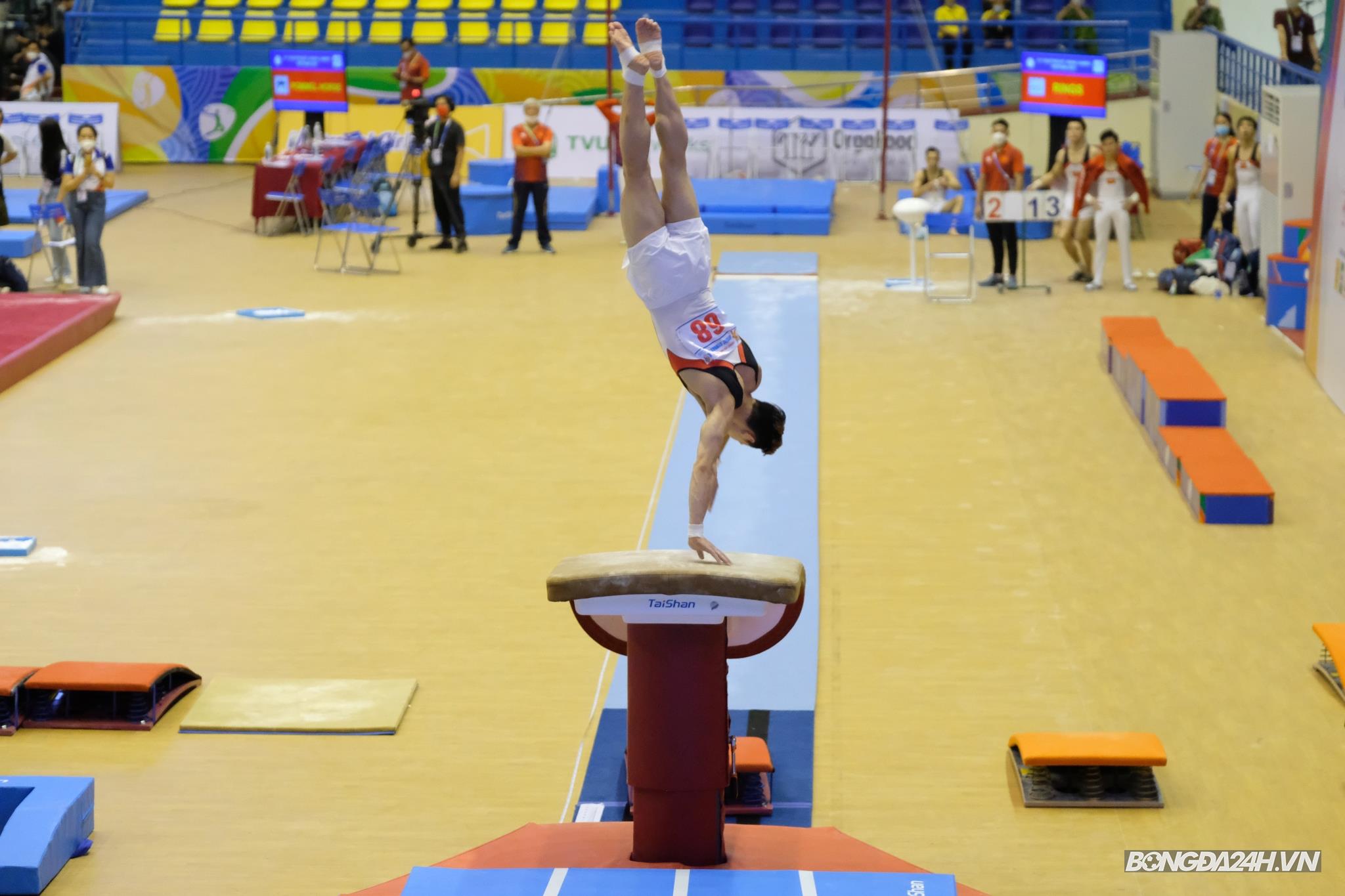 Thể dục dụng cụ Việt Nam giành vàng nội dung đồng đội 13/5