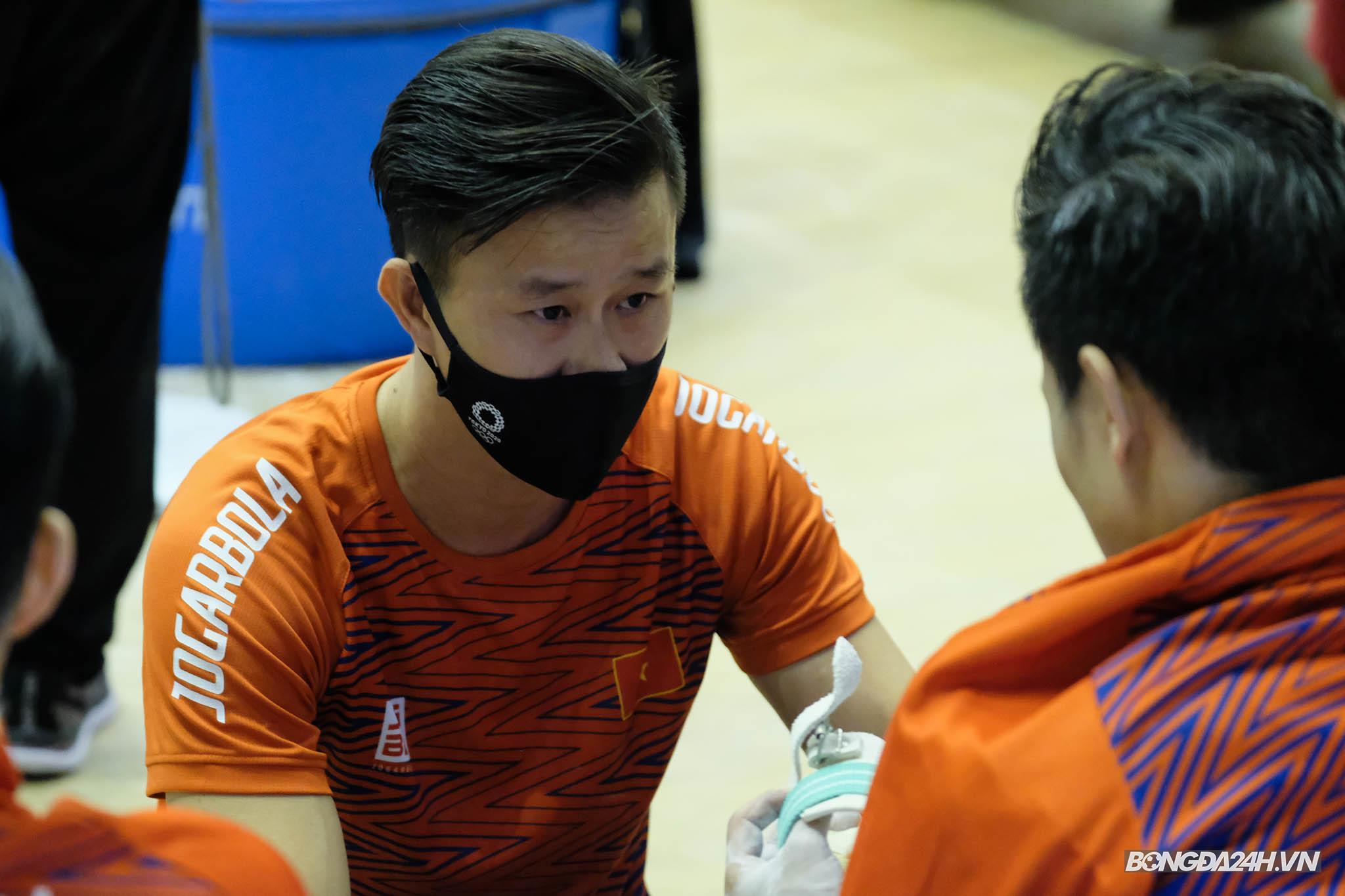 Khánh Phong tiếp đất lỗi ở bài vòng treo SEA Games 31