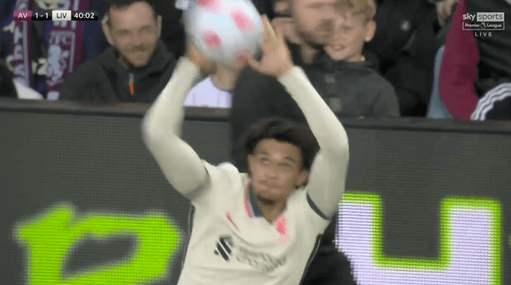 Tầm quan trọng của những cú ném biên thương hiệu Trent Alexander - Arnold