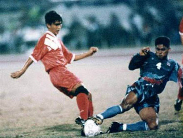 ĐT Việt Nam thua đậm người Thái ở chung kết SEA Games 18