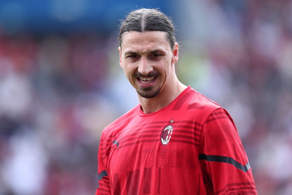 Cây trường sinh Zlatan Ibrahimovic gia hạn với Milan 1 Cây trường sinh Zlatan Ibrahimovic gia hạn với Milan 1
