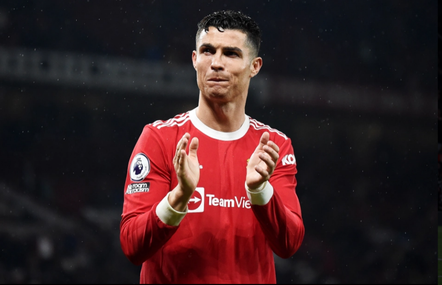 Cristiano Ronaldo muốn ở lại MU