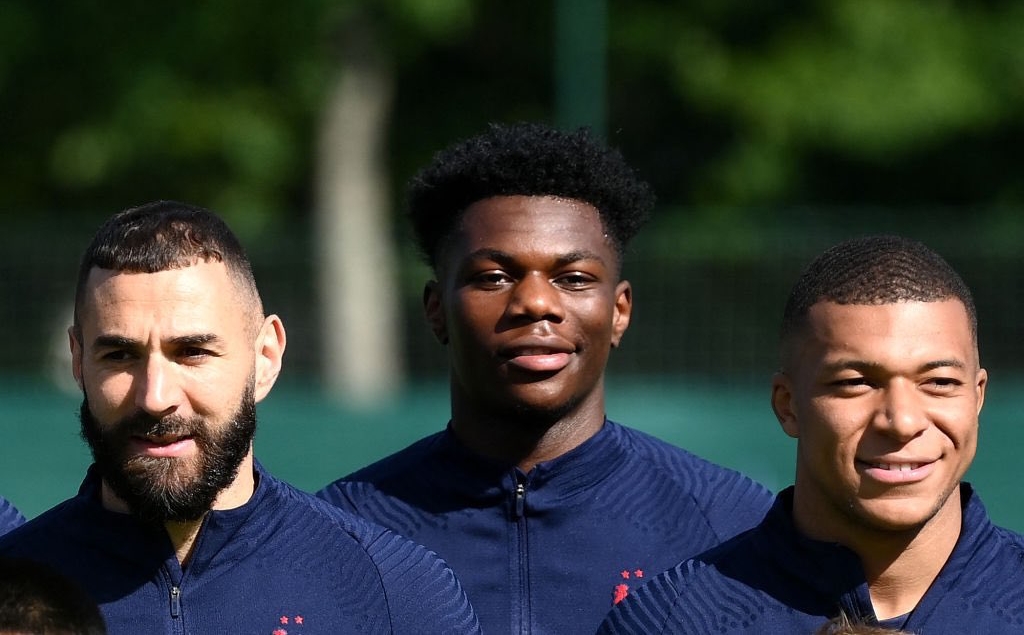 Real Madrid đăng ảnh Mbappe chào đón Tchouameni