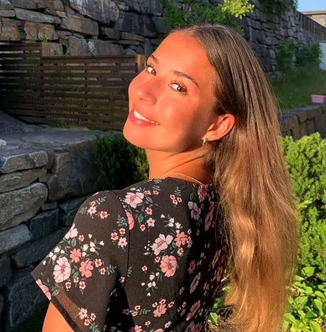 Cận cảnh nhan sắc bạn gái 18 tuổi của Erling Haaland 5