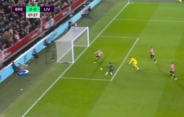 Hãng pizza chế nhạo Darwin Nunez 1