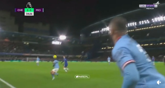 Pha ném biên thảm họa của Kyle Walker 1