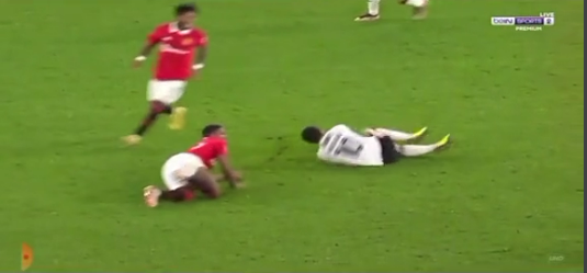 Tyrell Malacia lần thứ 2 liên tiếp thoát thẻ đỏ trực tiếp 2 Tyrell Malacia lần thứ 2 liên tiếp thoát thẻ đỏ trực tiếp 2