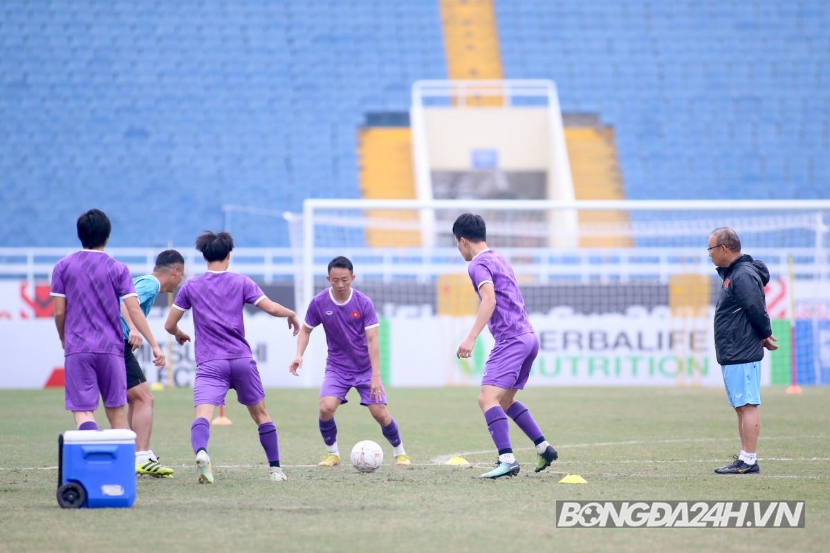 HLV Park Hang Seo buoi tap dT VIet Nam 12/1