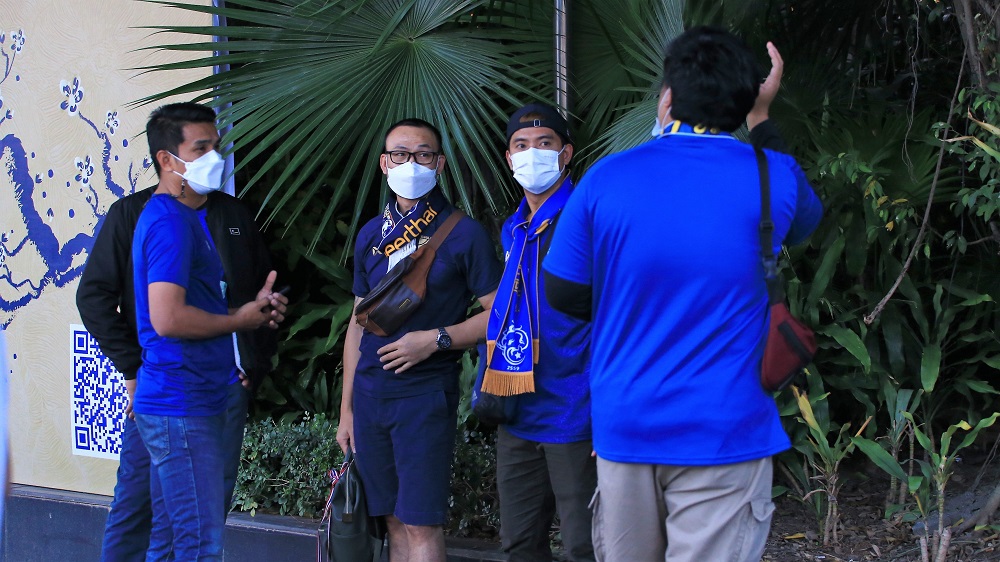 Các CĐV nhuộm đỏ sân Mỹ Đình, tiếp lửa ĐT Việt Nam đối đầu Thái Lan 4