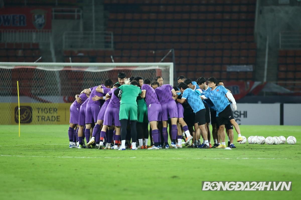 Bùi Tiến Dũng dính chấn thương trước trận chung kết 5