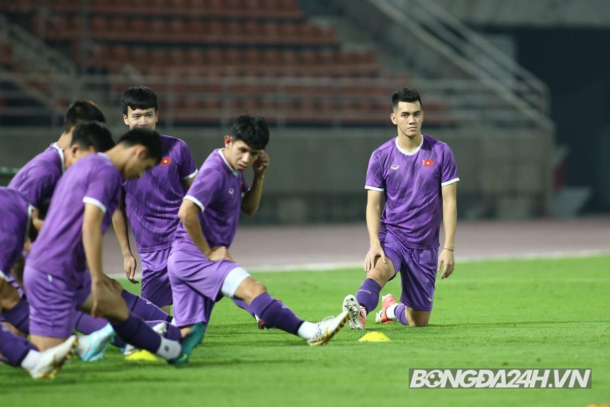 Bùi Tiến Dũng dính chấn thương trước trận chung kết 4