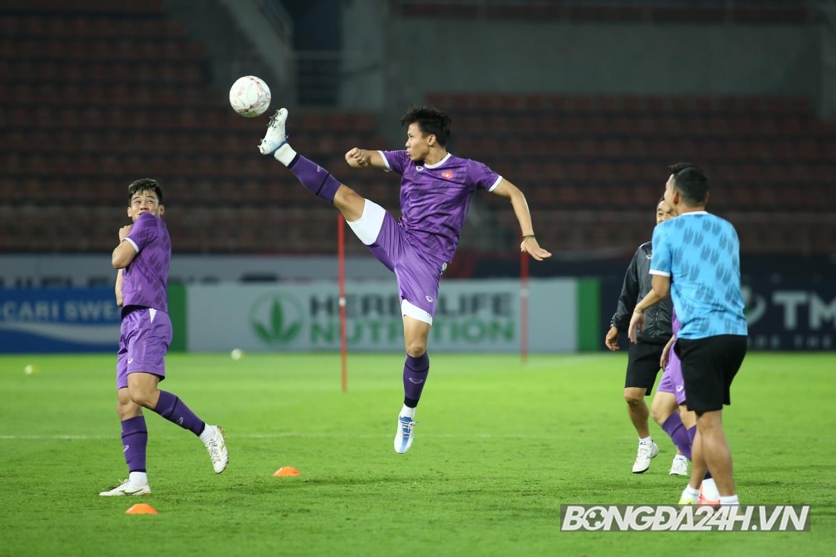 Bùi Tiến Dũng dính chấn thương trước trận chung kết 7