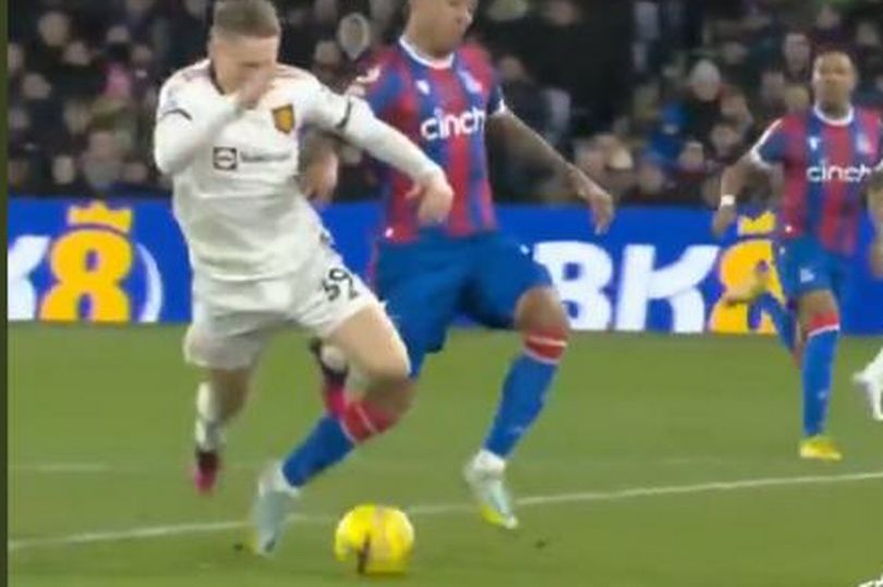 Bruno Fernandes lên tiếng về tình huống MU không được hưởng 11m trước Crystal Palace 1 Bruno Fernandes lên tiếng về tình huống MU không được hưởng 11m trước Crystal Palace 1