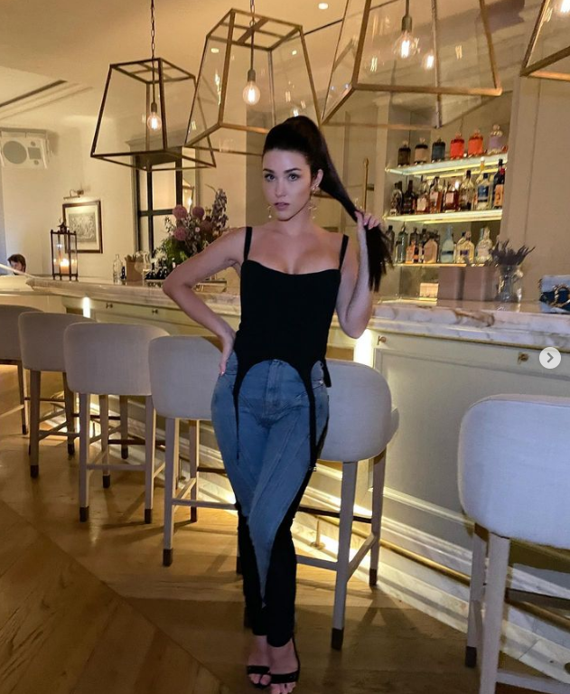 Mê mẩn với nhan sắc bạn gái Jorginho – nàng Wags mới nhất của Arsenal 8