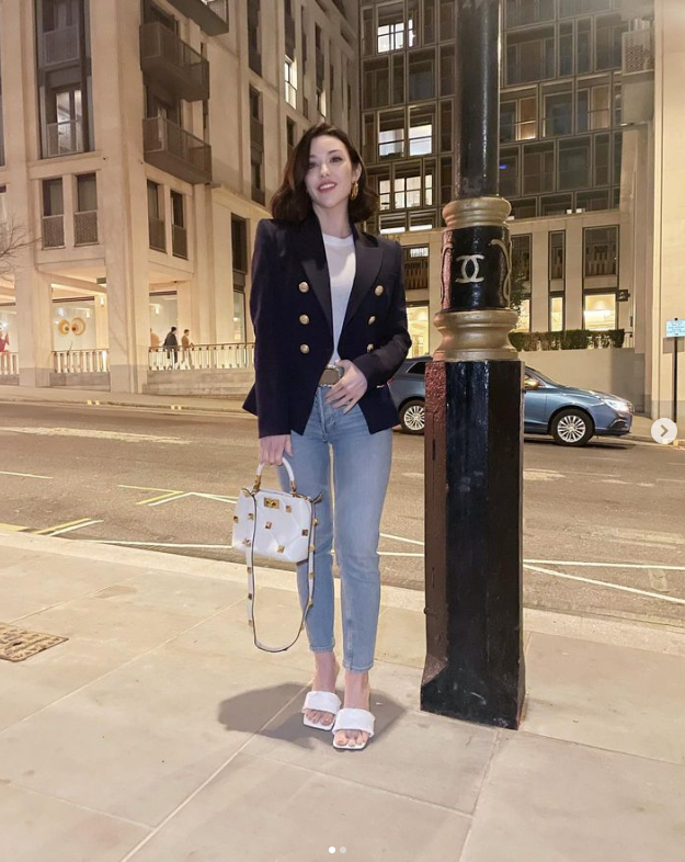 Mê mẩn với nhan sắc bạn gái Jorginho – nàng Wags mới nhất của Arsenal 5