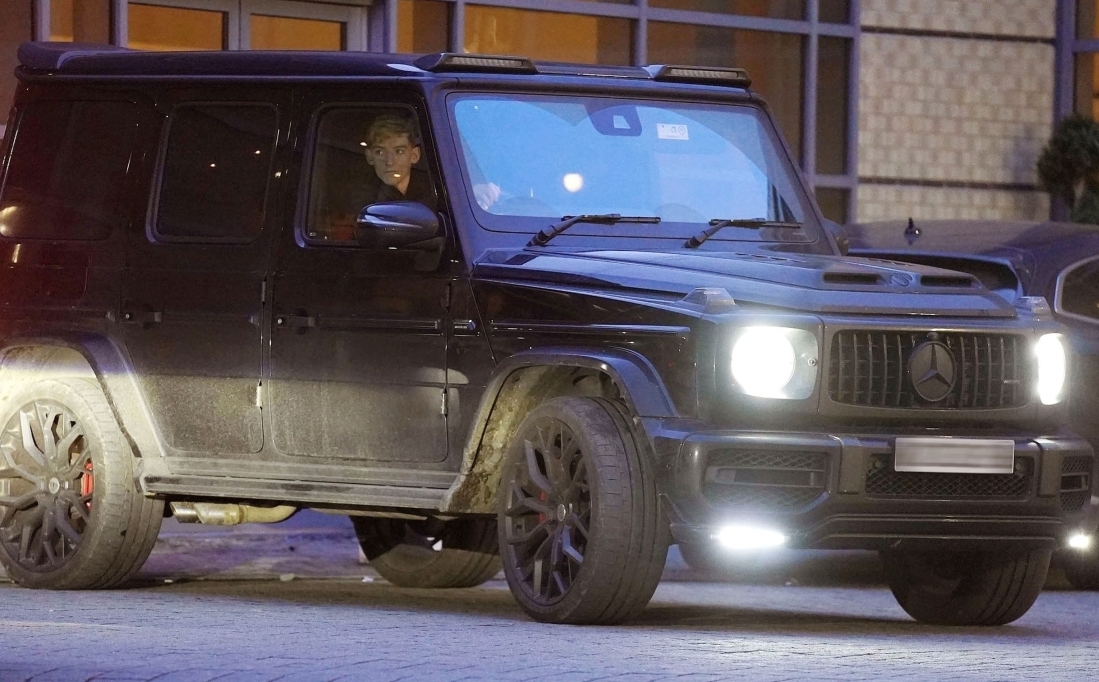 Anthony Gordon duoc phat hien lai xe trong khi dinh lenh cam