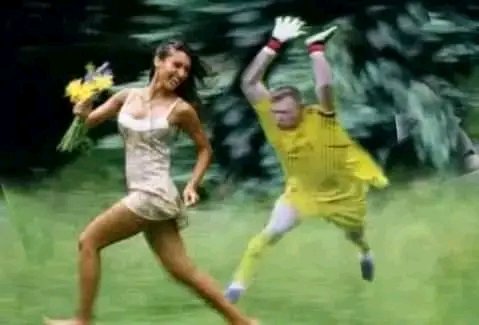 Aaron Ramsdale bị “troll” không thương tiếc sau trận hòa Brenrford 3 Aaron Ramsdale bị “troll” không thương tiếc sau trận hòa Brenrford 3