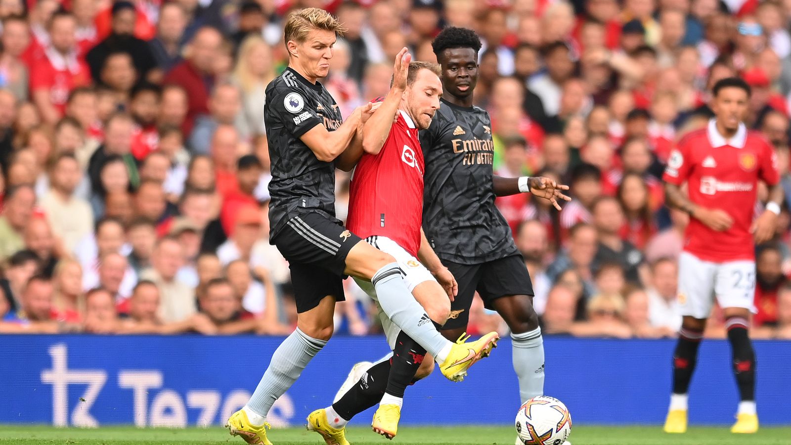 Arsenal vs VAR Chướng ngại vật oái oăm tới hành trình đoạt cup 1