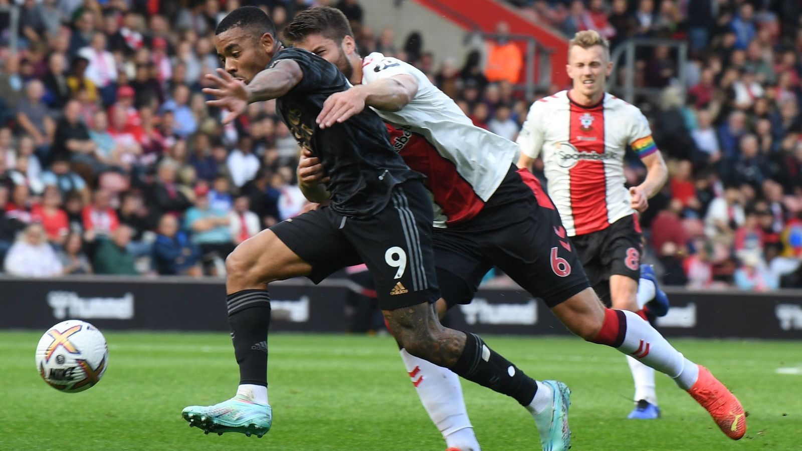 Arsenal vs VAR Chướng ngại vật oái oăm tới hành trình đoạt cup 2