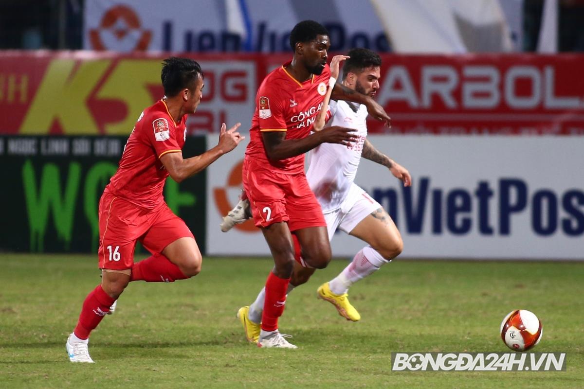 Cựu cầu thủ Arsenal ra mắt không suôn sẻ tại VLeague 7