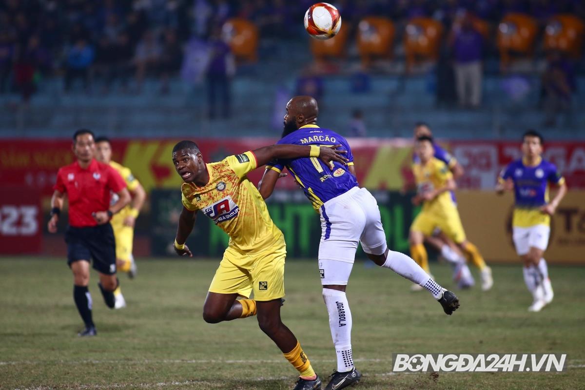 Tinh thần chiến đấu của Thanh Hoá buộc Hà Nội chia điểm ngay trên sân nhà 2 Tinh thần chiến đấu của Thanh Hoá buộc Hà Nội chia điểm ngay trên sân nhà 2