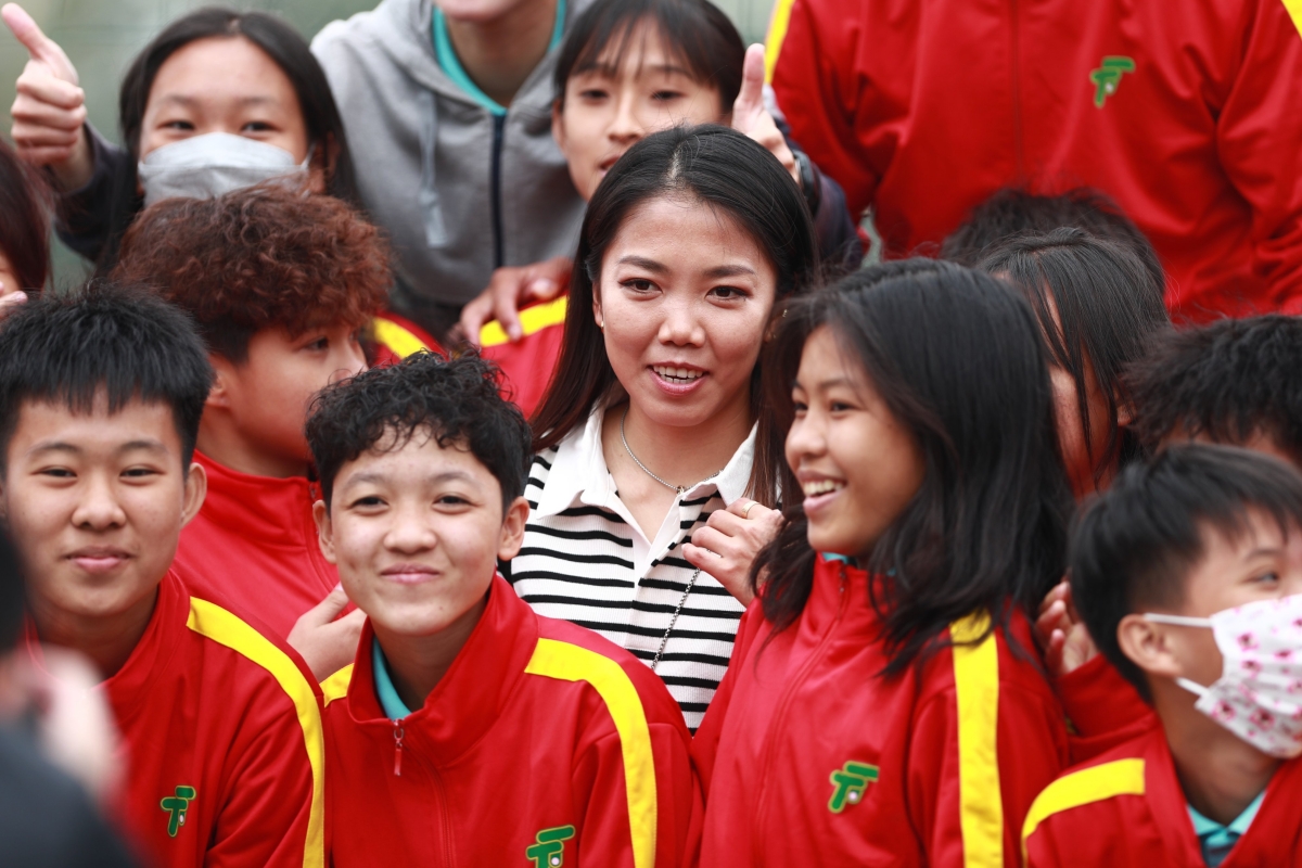 Huynh Nhu tro ve Viet Nam 21/2