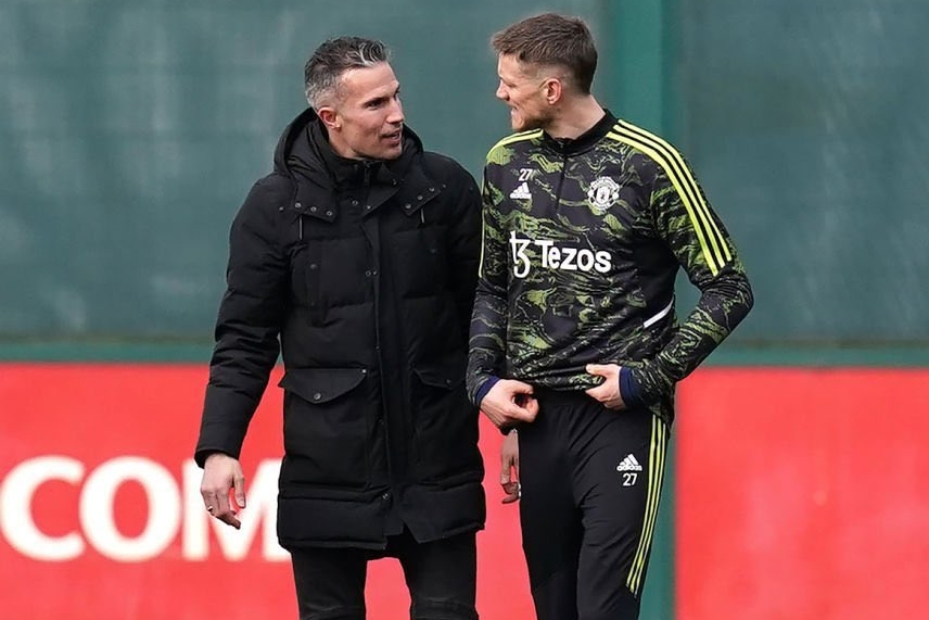 Persie co mat tai MU truoc tran dau voi Barca