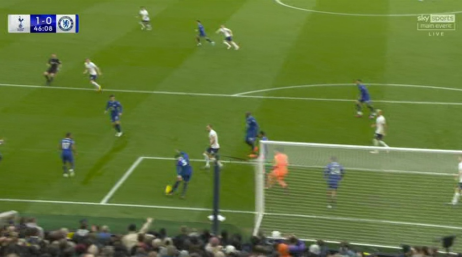 Enzo Fernandez kien tao cho doi phuong ghi ban mo ty so