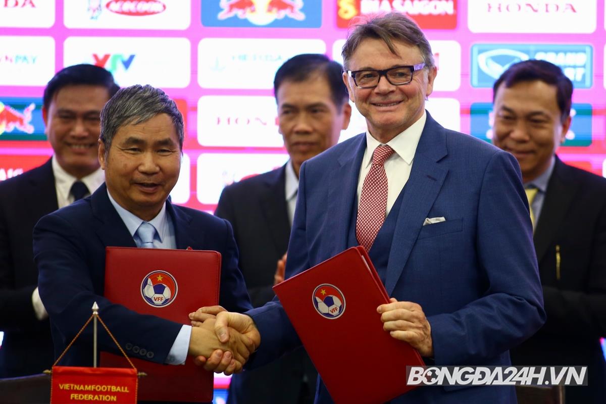 Kỳ vọng mới ở ông Philippe Troussier 1