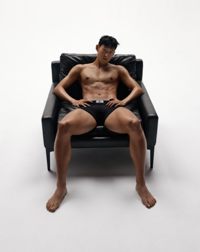 Son Heung-min khoe body cực khủng 6