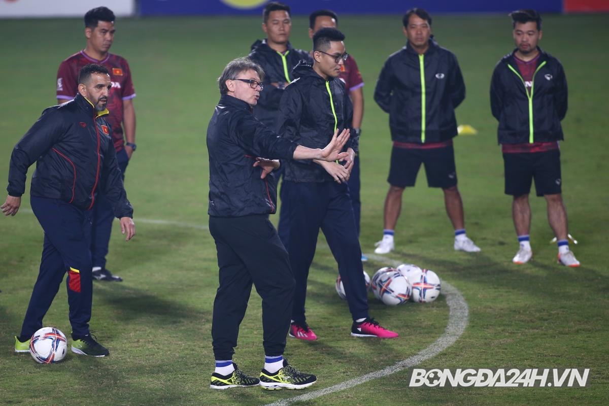 Sự riêng tư của HLV Philippe Troussier 2