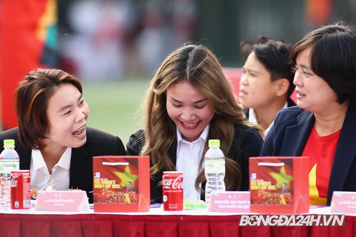 Cúp vàng World Cup nữ chính thức đến Việt Nam 5 Cúp vàng World Cup nữ chính thức đến Việt Nam 5