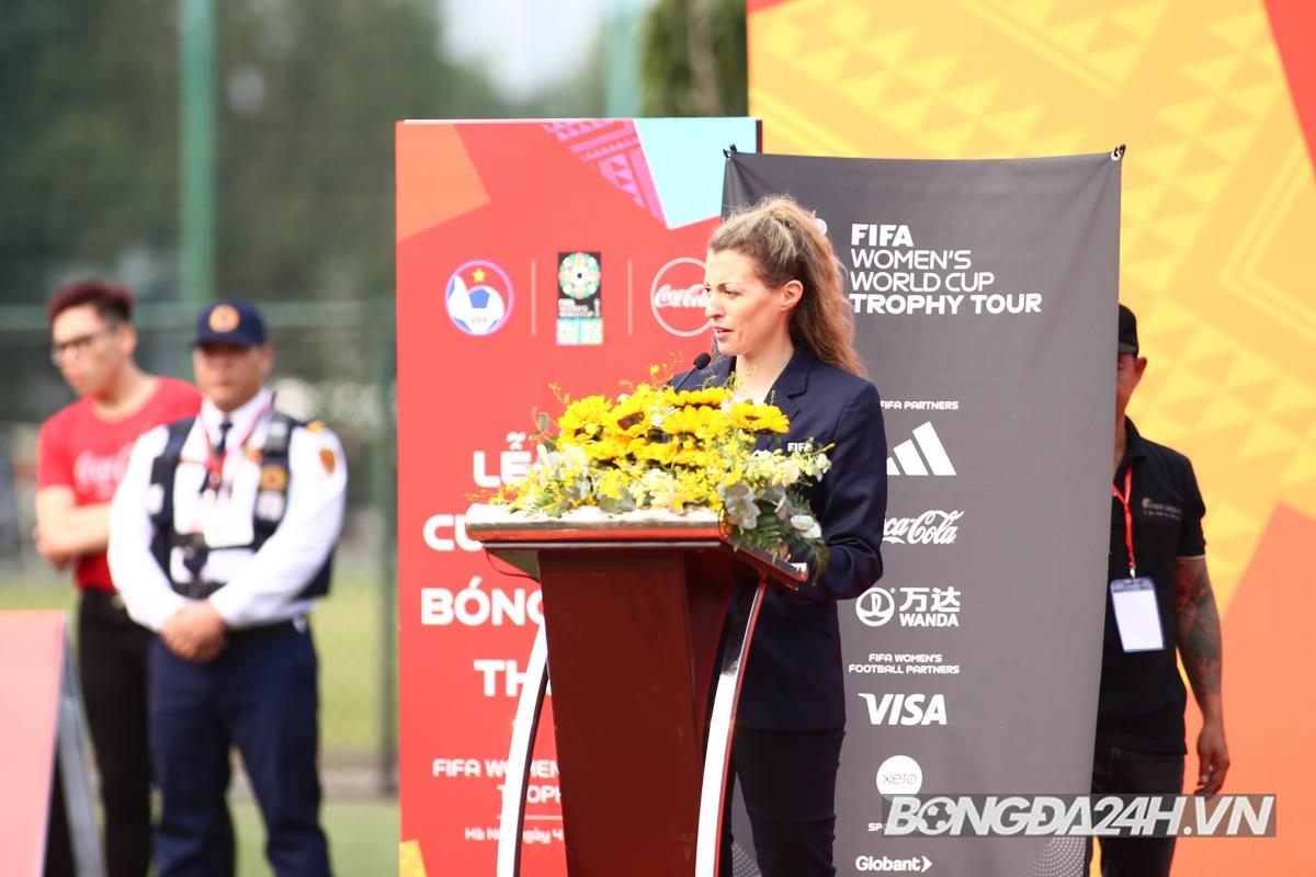 Sarah Cúp vàng bóng đá nữ 4/3 Sarah Cup vang bong da nu 4/3